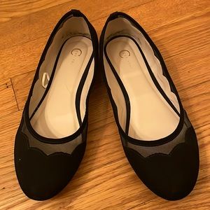 Casual flats for women size 7 scalloped black